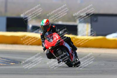 media/Mar-28-2022-Superbike Trackdays (Mon) [[b8603d0f67]]/Novice Group (1130am-12pm)/Turn 2/